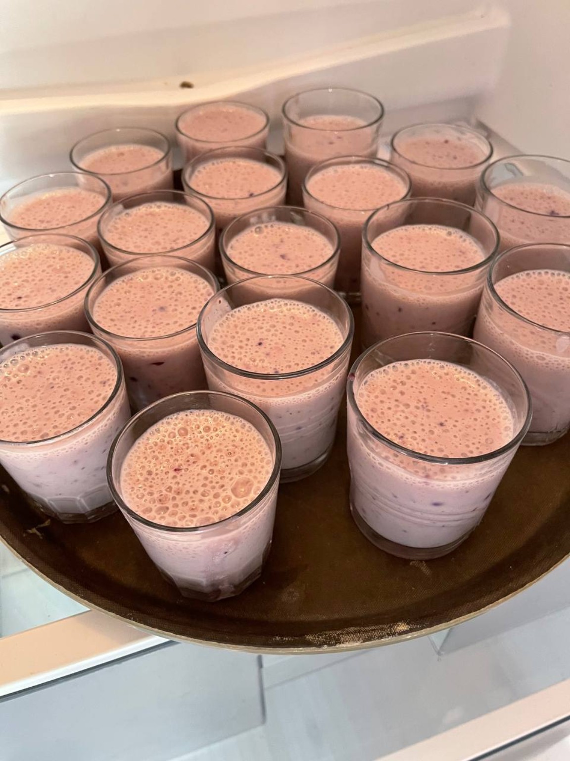 Bebidas naturales preparadas en vasos