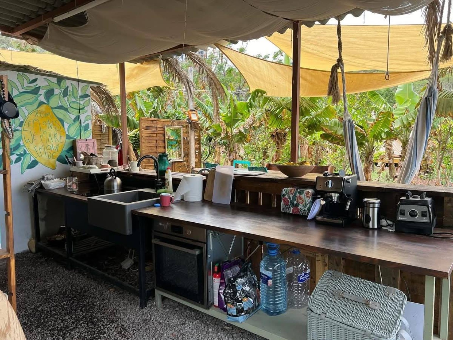 Cocina exterior cubierta